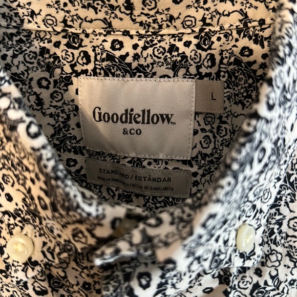 Men’s Large Goodfellow & Co Short Sleeve Button Down - Picture 2 of 5
